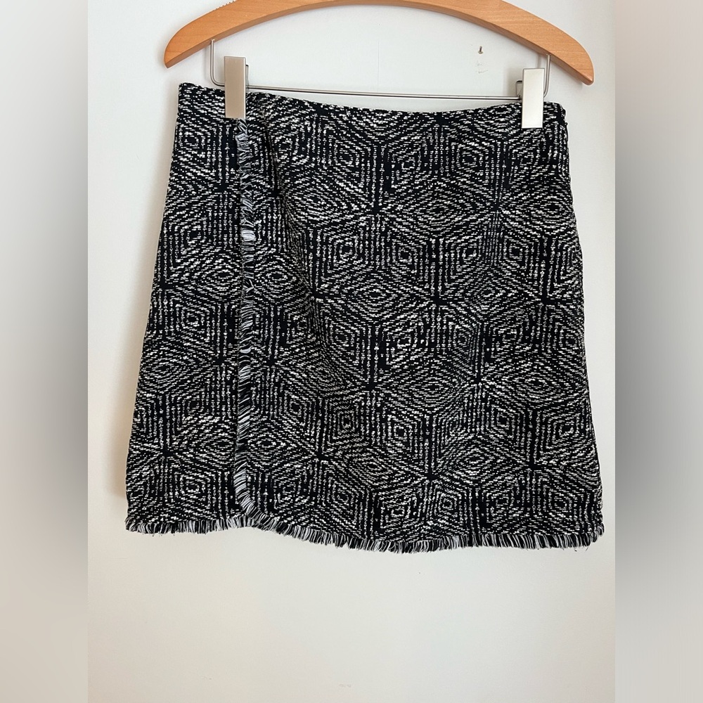 Banana Republic Chic Black and White Geometric Skirt